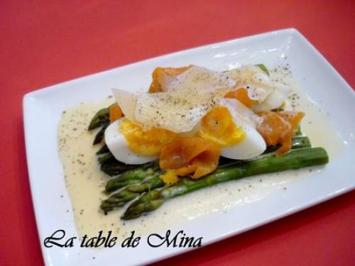 Asperges, saumon fumé et leur sauce hollandaise de Mamina13 | Photo de Mamina13