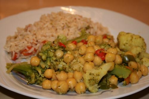 Assiette de pois chiches et légumes de Mireille | Photo de Mireille