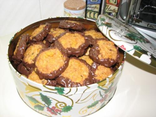 Biscuits croquants aux fruits enrobés de chocolat