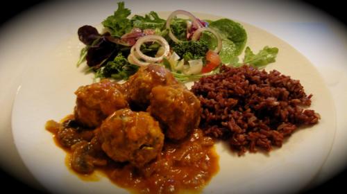 Boulettes aux figues et aux pistaches, sauce au cari de Messidor | Photo de Messidor