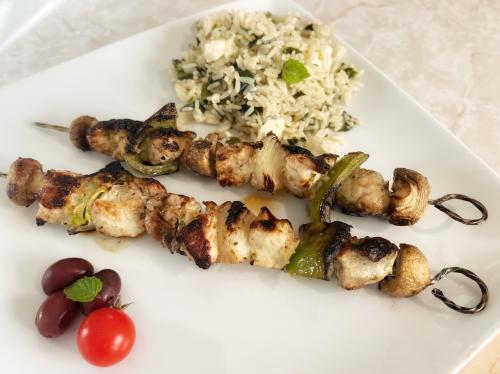 Brochettes rapides de poulet avec sauce à l'ail et mayonnaise de Mireille | Photo de Mireille