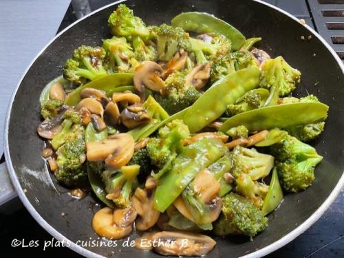 Brocoli aux champignons à la sauce à l'ail de Estherb | Photo de Estherb