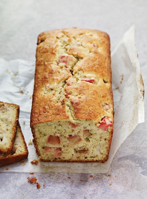 Cake à la rhubarbe et aux pistaches de Josie-Lyne | Photo de Josie-lyne