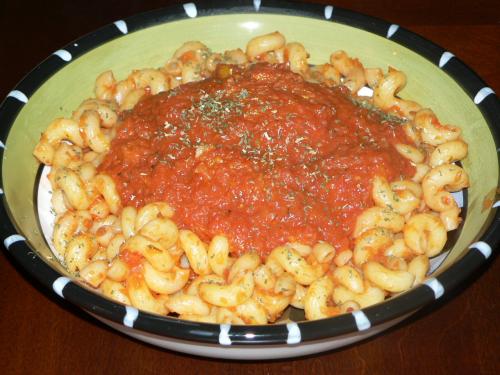 Cavatappi sauce aux tomates et aux légumes de viviane de Baddy | Photo de Baddy