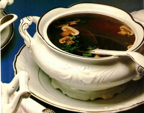 Consommé aux champignons de Sel & Poivre | Photo de PassionRecettes