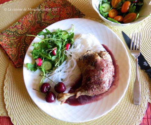 Cuisses de canard confites, sauce aux cerises fraîches + de Messidor | Photo de Messidor