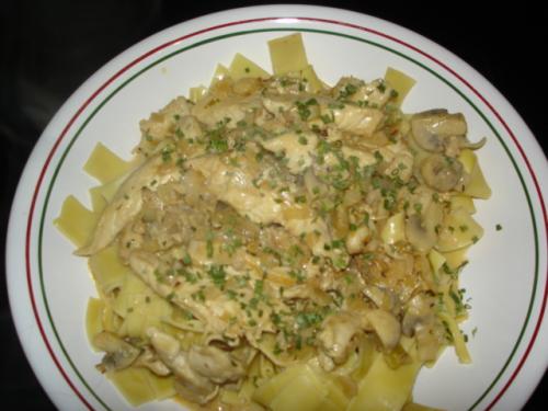 Émincée de poulet stroganoff