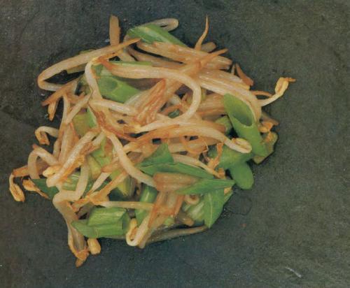 Fèves germées sautées de Qu'est-Ce Qu'on Mange | Photo de PassionRecettes