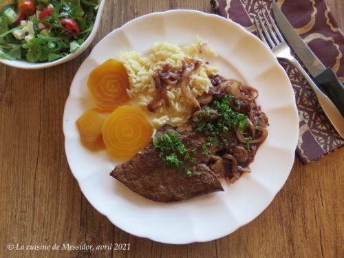 Foie de veau, sauce aux oignons et au porto + de Messidor | Photo de Messidor