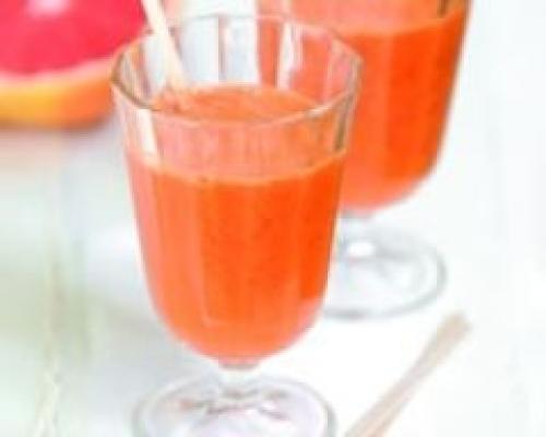 Jus de pamplemousse de floride, carottes et gingembre frais de Amyel 2283 | Photo de Amyel 2283