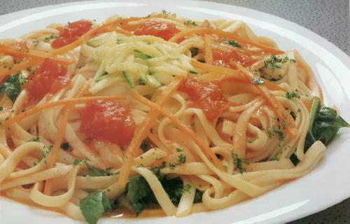 Linguine aux petits légumes de Qu'est-Ce Qu'on Mange | Photo de PassionRecettes