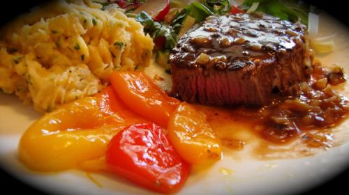 Médaillons de filet de boeuf en croûte de cacao de Messidor | Photo de Messidor