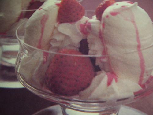 Meringue avec fraises - pol martin de Callyoe | Photo de Callyoe