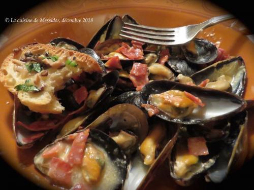 Moules au chorizo, toasts au beurre de champignons + de Messidor | Photo de Messidor