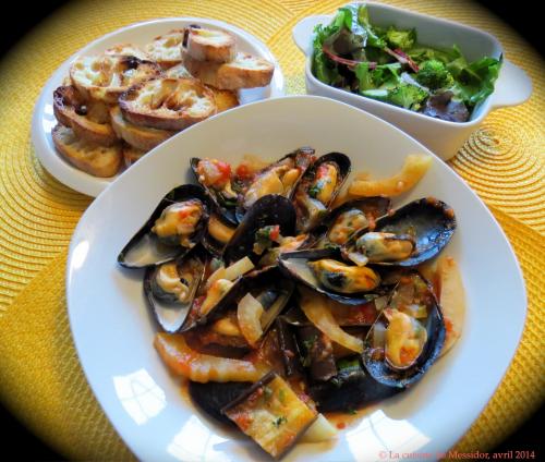 Moules au fenouil, à l'aubergine grillée et aux tomates italiennes de Messidor | Photo de Messidor