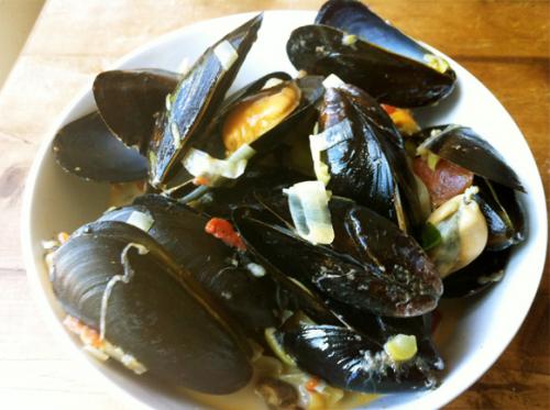 Moules au vin blanc et harissa de Amiel | Photo de Amyel 2283