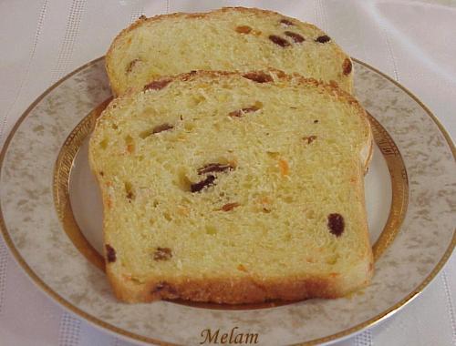 Pain aux carottes et aux raisins à la map de Melam | Photo de Melam