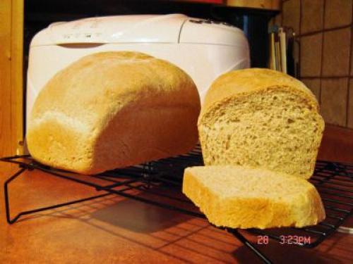 Pain de blé a l'huile d'olive au robot boulanger de Roussine | Photo de Marbo