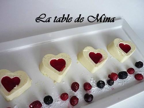 Panna cotta à la vanille et coulis de fruits rouges de Mamina13 | Photo de Mamina13