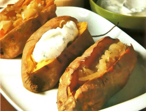 Patates sucrées avec oignons et crème sure de Pol Martin | Photo de PassionRecettes