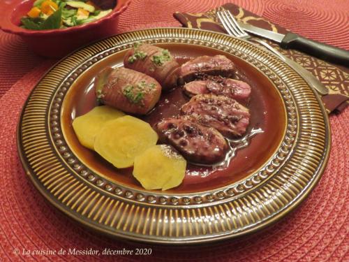 Poitrine de canard au vin rouge épicé + de Messidor | Photo de Messidor