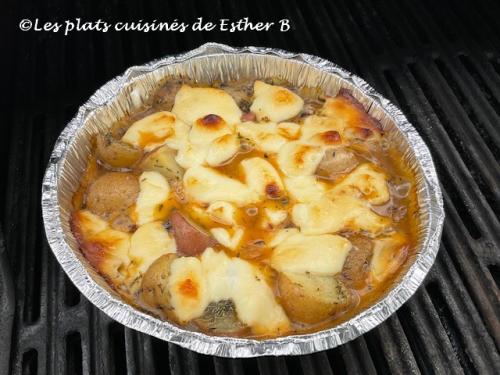 Pommes de terre, sauce barbecue, pancetta et fromage en grains de Estherb | Photo de Estherb