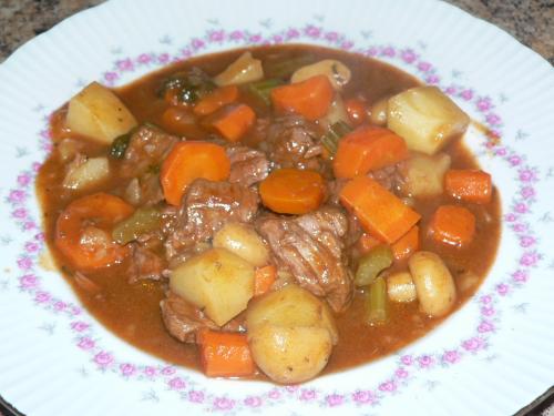 Ragoût de boeuf aux légumes à la bridge de Baddy | Photo de Baddy