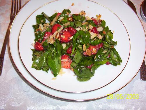 Salade d'épinards et de fraises de Fbeaule | Photo de Fbeaule