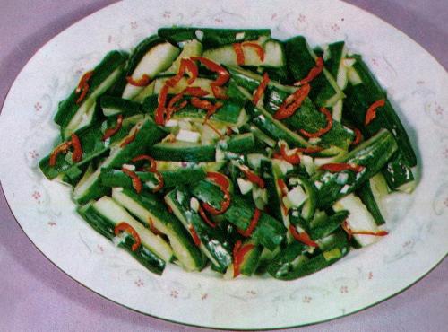 Salade de concombres: (tiré de l'art de la cuisine chinoise) de Fernandejean | Photo de Bellafern