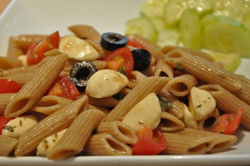 Salade de pâtes, tomates et olives noires de Mireille | Photo de Mireille