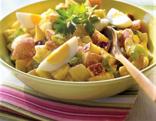 Salade de pommes de terre et d'œufs au cari | Photo de PassionRecettes