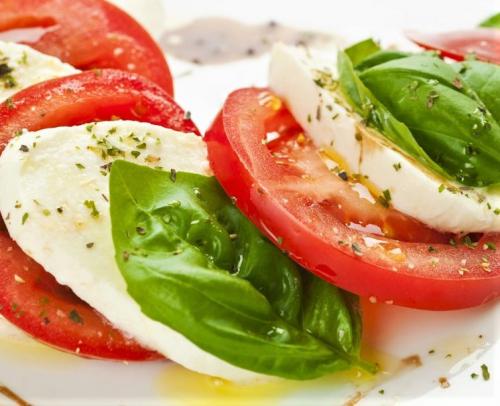 Salade de tomates et de mozzarella | Photo de PassionRecettes