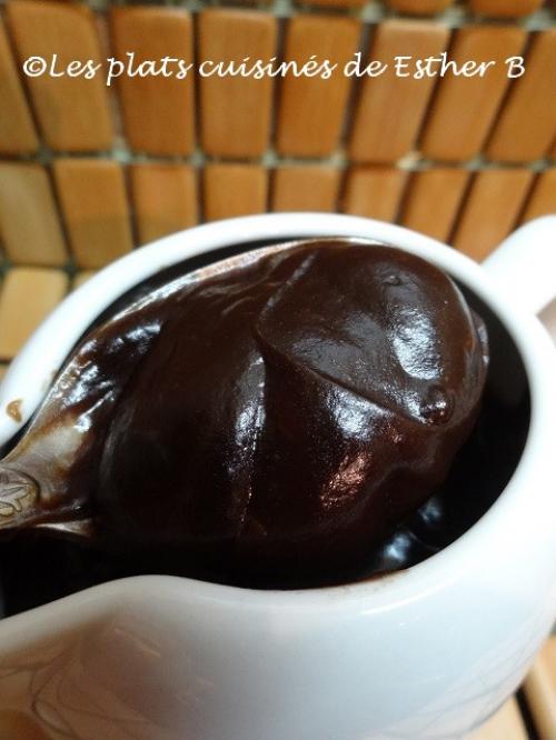 Sauce chocolatée au miel et guimauves de Esther B | Photo de Estherb