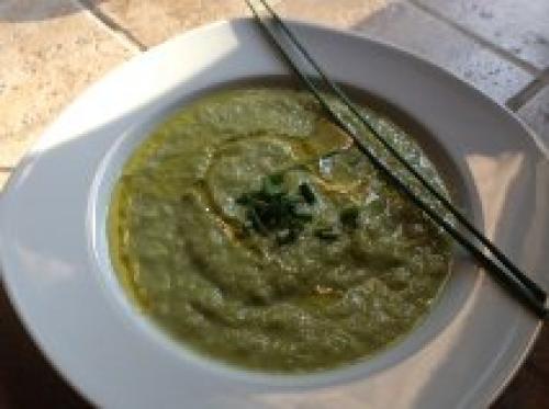 Soupe froide d'asperge verte de Aisslynn | Photo de Aisslynn