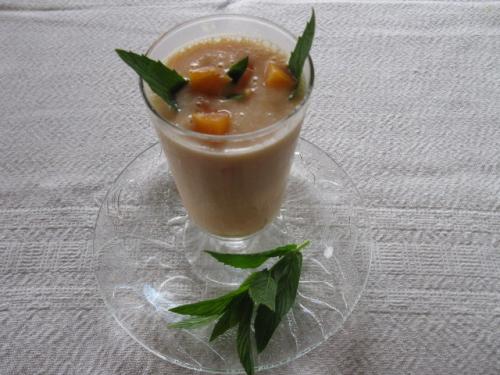 Soupe froide de cantaloup, de gingembre, d'orange et de yogourt de Beaubarbu | Photo de Beaubarbu