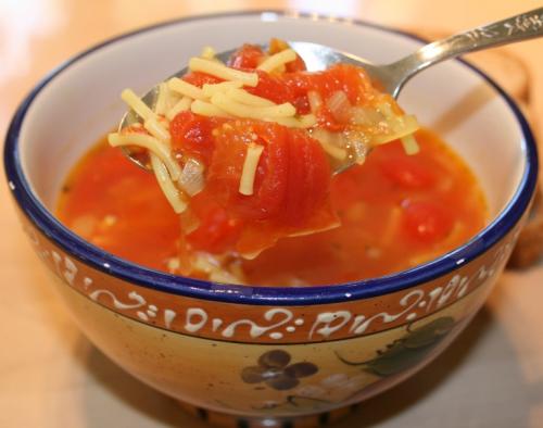 Soupe poulet et nouilles aux tomates de Mireille | Photo de Mireille