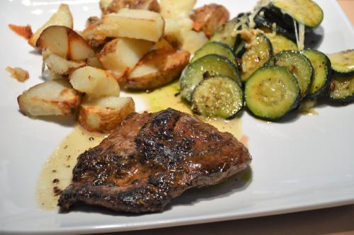 Steak aux fines herbes et pommes de terre de Mireille | Photo de Mireille