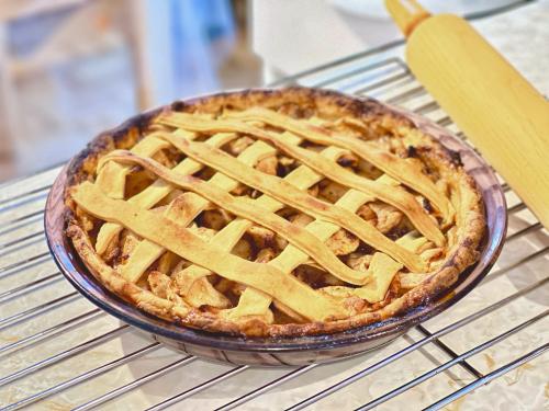 Tarte aux pommes faite à l'aide d'un batteur sur socle de Mireille | Photo de Mireille