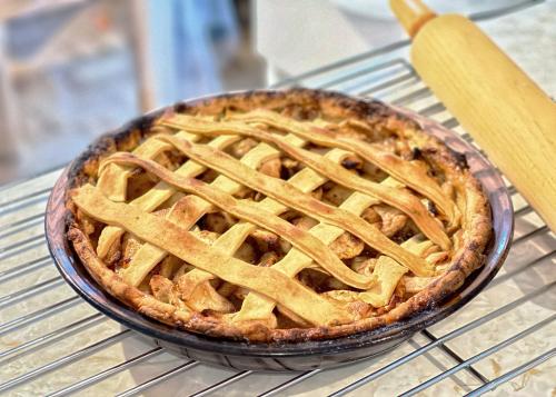 Tarte aux pommes faite à l'aide d'un batteur sur socle de Mireille | Photo de Mireille