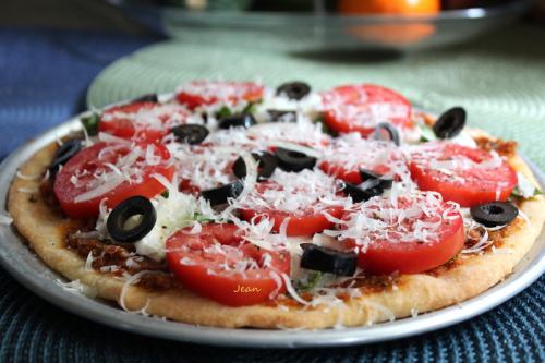 Tarte aux tomates, bocconcini et pesto rosso de Nell | Photo de Nell