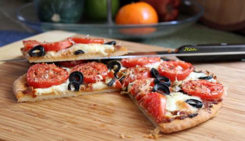 Tarte aux tomates, bocconcini et pesto rosso de Nell | Photo de Nell