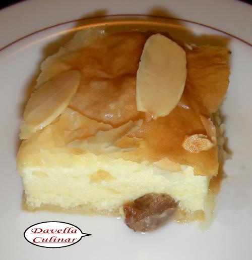 Tarte savoureuse au yogourt, raisins secs et aux amandes de Ja-Da | Photo de Ja-da