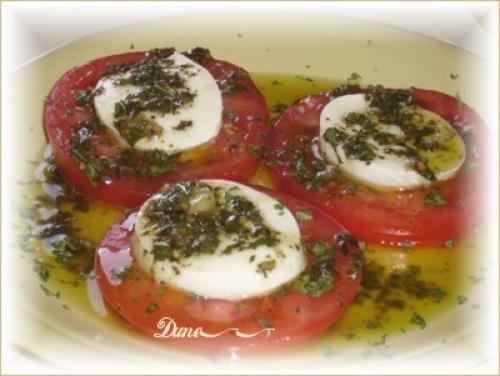 Tomates bocconcini avec huile d'olive et du basilic de Dune55 | Photo de PassionRecettes