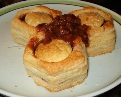 Vol-au-vent au boeuf haché en sauce | Photo de PassionRecettes