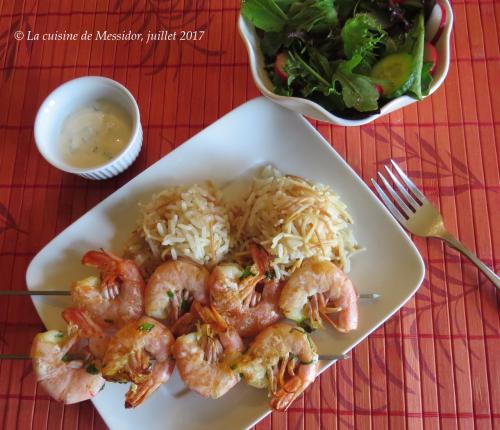 Brochettes de crevettes aux herbes, sauce au pastis de Messidor | Photo de Messidor