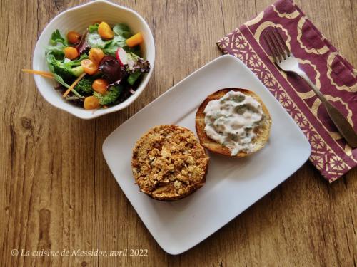 Burgers de poisson sur pains-croissants + de Messidor | Photo de Messidor