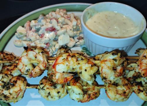 Crevettes grillées au citron et herbes avec aioli à l'ail roti | Photo de PassionRecettes