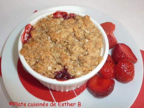 Crumble aux fraises, amande et chocolat de Esther B | Photo de Estherb