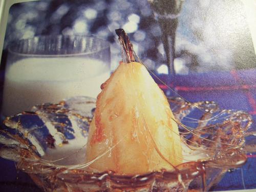 Poires pochées servies avec crème anglaise - pol martin de Callyoe | Photo de Callyoe