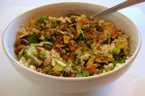 Quinoa aux pistaches, parfumé au citron et aux anchois de Messidor | Photo de Messidor